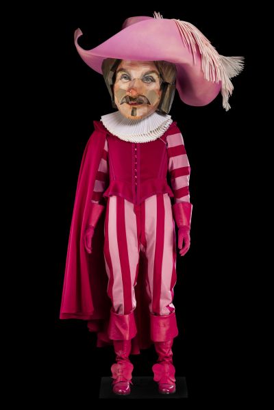 Cérémonie d'ouverture des jeux olympiques de Paris 2024 (titre d'usage) (Rôle : Cyrano de Bergerac) (Acte : séquence "Enchanté", tableau "La Ville en rose") costume de scène 2025.1.2.0