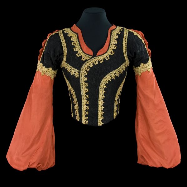 Don Quichotte 1972 (titre d'usage) (Rôle : Basilio) (Acte : acte II) costume de scène ; pourpoint 2025.8.1.0
