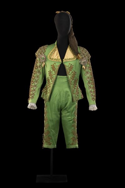 Le Prince de Madrid 1967 (titre d'usage) (Rôle : Goya) Le Chanteur de Mexico 1969 (?) (titre d'usage) (Rôle : Vincent) costume de scène CNCS-2020.1.1.0