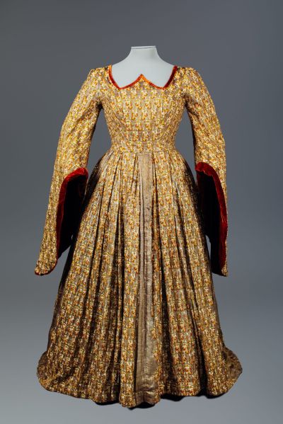 Roméo et Juliette 1888 (titre d'usage) (Rôle : Une grande dame) D-ONP-88RJ020 costume de scène ; robe